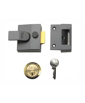 Yale P85 Deadlocking Nightlatch with 40mm backset in polished chrome finish