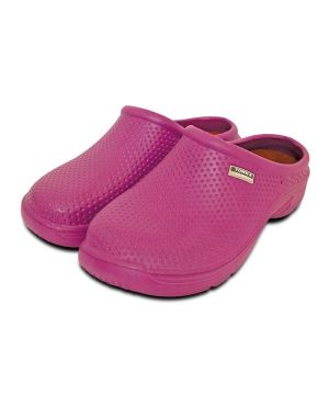 Town & Country Cloggies Size 5 slip-on shoes in raspberry